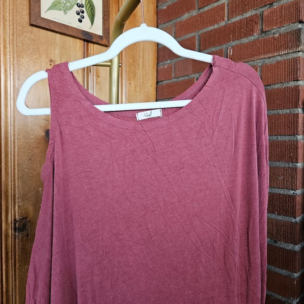Easel Asymmetrical Tunic - Picture 2 of 8